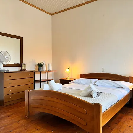 Konstantinos Junior Ii Апартаменты *